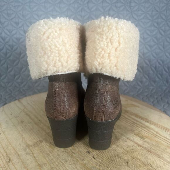 UGG Boots Women’s 7 1003360 Pure Brown Wool Lined Round Toe Wedge Ankle Booties - Picture 4 of 8